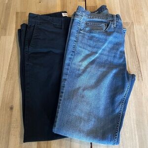 Bundle of 1 men’s black chino and 1 men’s jean size 30x32